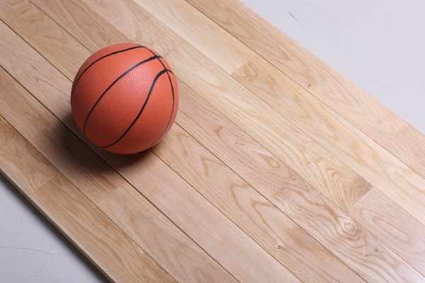 枫木篮球场木地板有什么特点