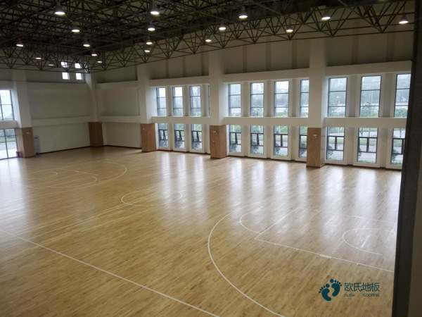 多少钱一平米？篮球运动木地板硬木企口