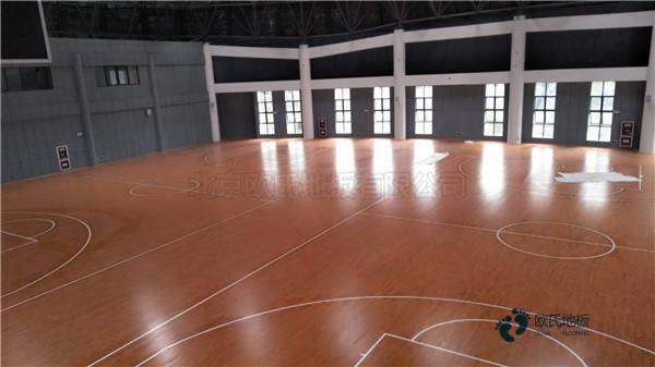 硬木企口运动篮球地板怎么保养？