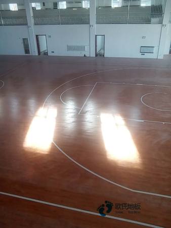 五角枫木地板篮球馆哪个牌子好？