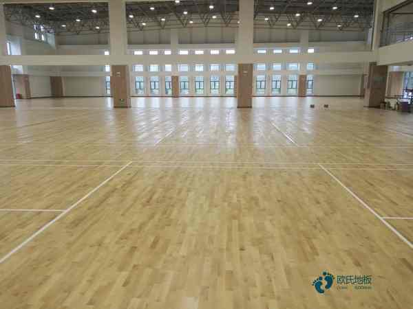 枫木木地板篮球馆怎么翻新？
